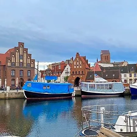 Yourhomewismar Hotell 4*